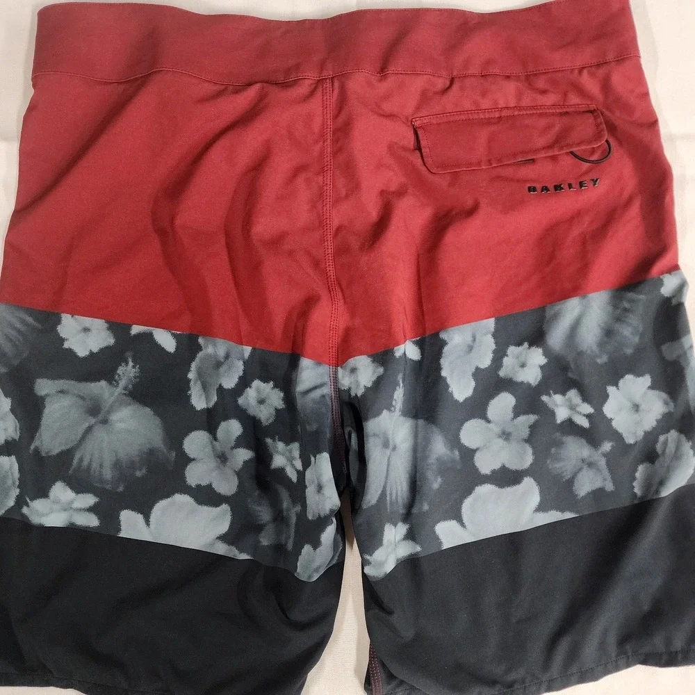 🌊Oakley Board Shorts Colorblock Swim Trunks Performance Fit Swim Athleisure Y2K
